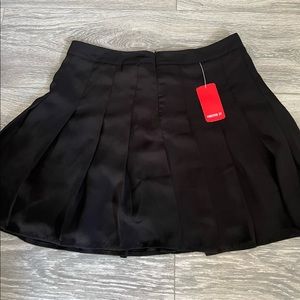 Pleated mini skirt